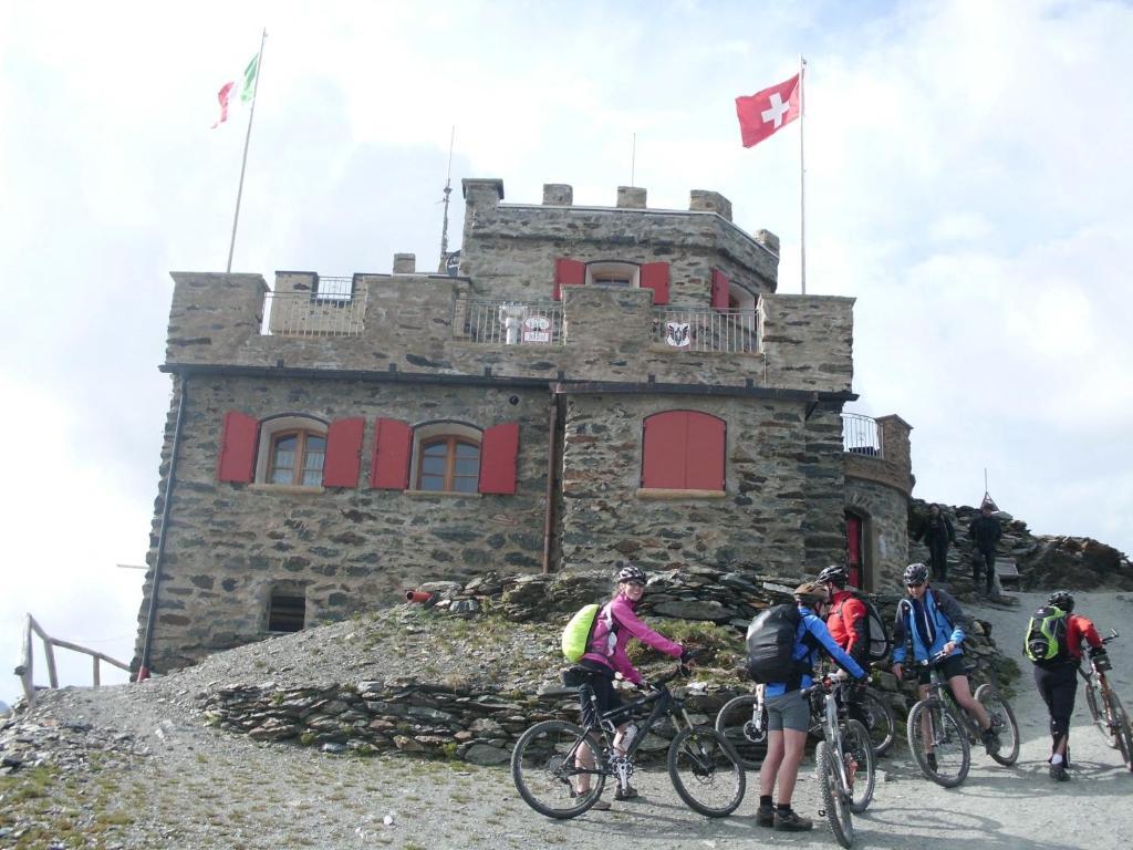 Rifugio Garibaldi Hotel Passo Stelvio Exterior photo